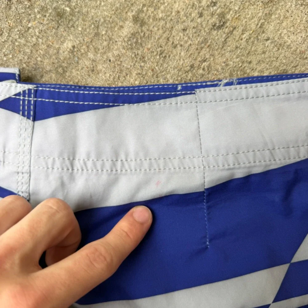 Oakley Mens Board Shorts Blue White Striped Geometric Swim Trunks Size 32